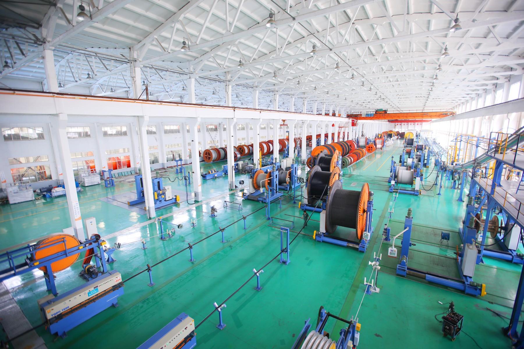 超高压电缆生产车间